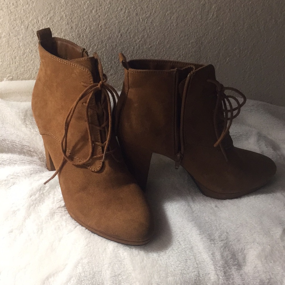 Tan heeled Boots